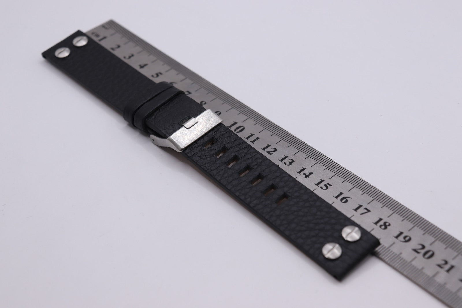 Luftwaffe WWII Pilot - Buffalo Grain Premium Leather Watch Strap w/ Screw Rivets